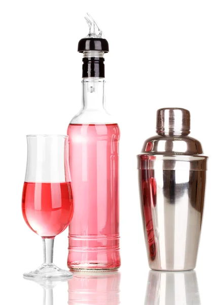 Smakelijke roze cocktail geïsoleerd op wit — Stockfoto