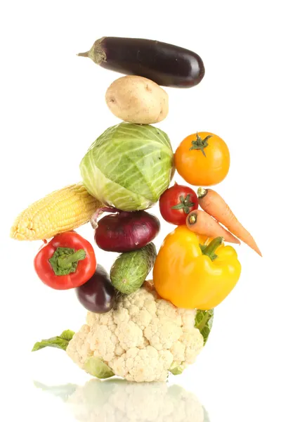 Sayuran segar terisolasi di atas putih — Stok Foto