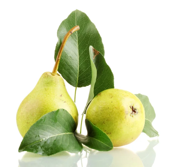 Sappige smaakvolle peren geïsoleerd op wit — Stockfoto