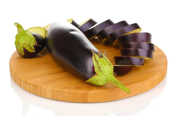 Sliced eggplant on chopping board isolated on white — Stock Photo, Image