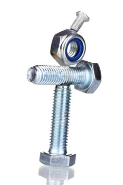 yığın üzerinde beyaz izole dengeli vidalar