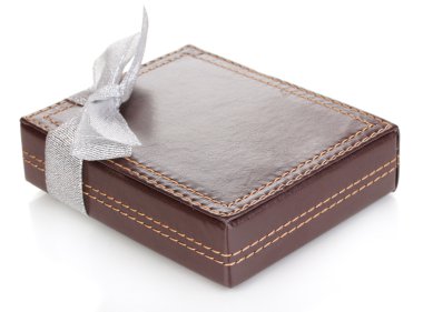 Şerit üzerinde beyaz izole kahverengi kutusu