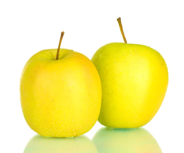 Manzanas verdes maduras aisladas en blanco — Foto de Stock