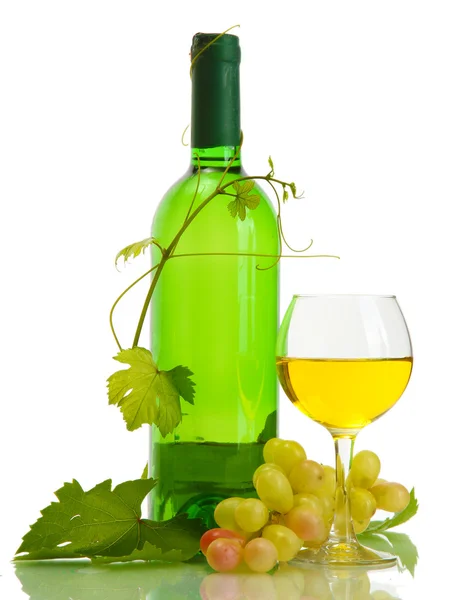 Bottle, glass of wine and ripe grapes isolated on white — Stock Photo, Image