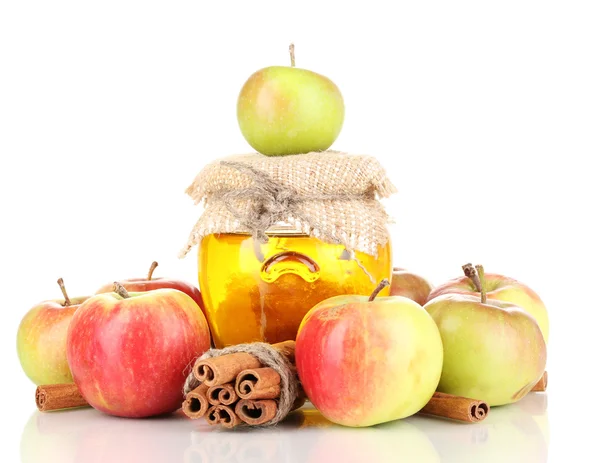 Мед и яблоки с корицей изолированы на белом — стоковое фото