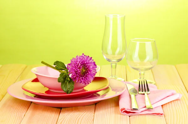 Table setting on bright background close-up — Stockfoto