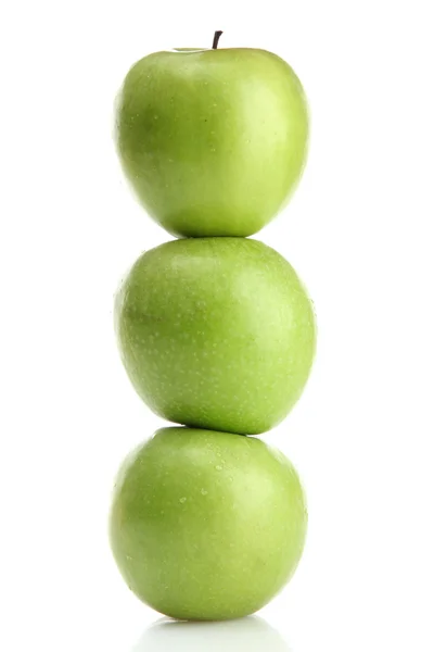 Olgun yeşil elma üzerine beyaz izole yaprakları ile — Stok fotoğraf