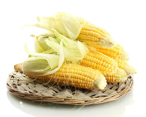 Свіжа кукурудза, ізольована на білому — стокове фото