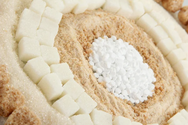 白いおよび赤砂糖のクローズ アップと甘味料 — ストック写真