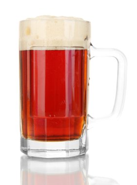 Beyaz arka plan üzerinde izole Kvas bardak