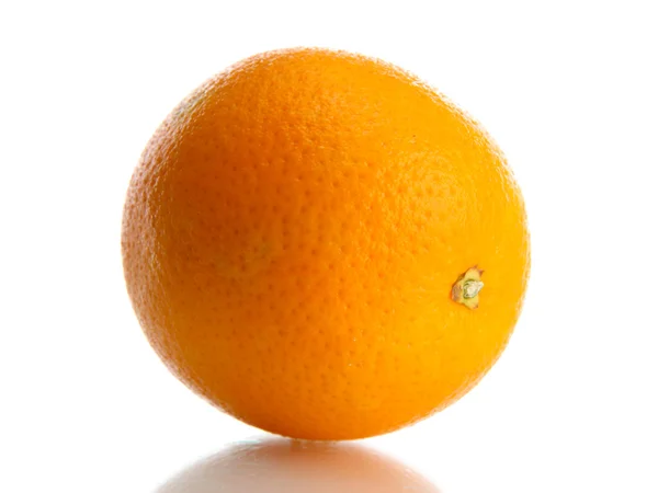 Πορτοκαλί ώριμο απομονωμένο σε λευκό — Φωτογραφία Αρχείου