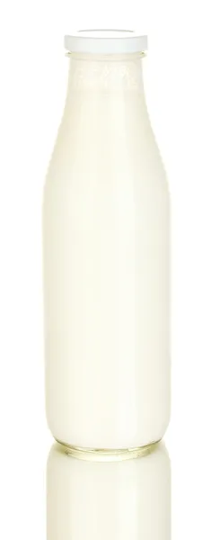 Botella de leche aislada sobre fondo blanco de cerca — Foto de Stock