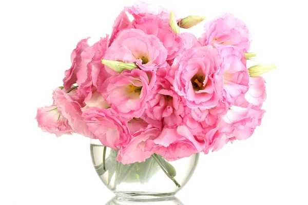 Buquê de flores de eustoma em vaso, isolado em branco — Fotografia de Stock