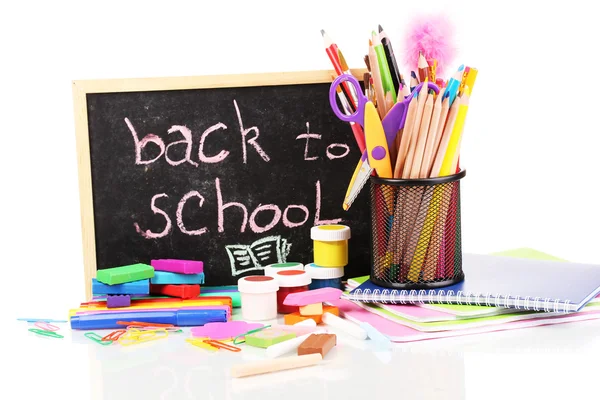 The words 'Back to School' written in chalk on the small school desk with v — Stock Photo, Image