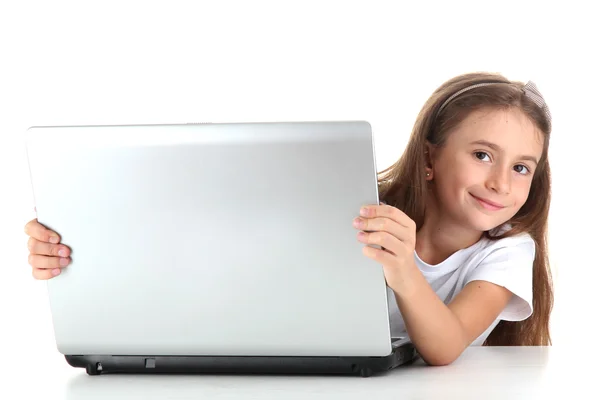 Menina bonita com laptop isolado no branco — Fotografia de Stock