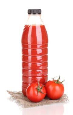 domates suyu şişesi üzerinde beyaz izole çul üzerinde