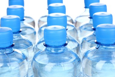 plastik şişe su yakın çekim