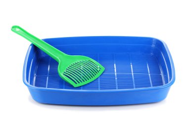 beyaz izole mavi plastik çöp kedi