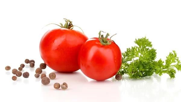 Zralá rajčata izolovaných na bílém — Stock fotografie