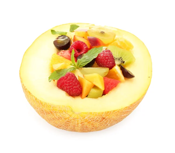 Čerstvé ovoce salát s melounem, izolované na bílém — Stock fotografie