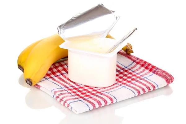 Yoghurt met banaan geïsoleerd op wit — Stockfoto