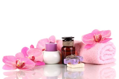 şişe üzerinde beyaz izole dinlenmek için aksesuarlar ile aromatik yağlar