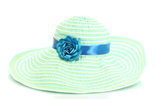 Hermoso sombrero de mujer de verano aislado sobre fondo blanco — Foto de Stock