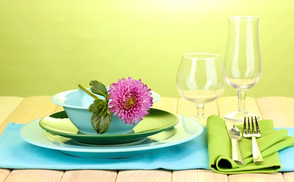 Table setting on bright background close-up — Stockfoto