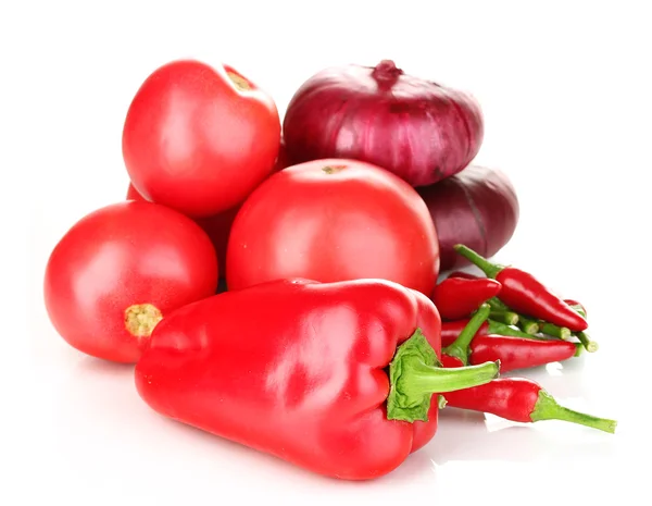 Frisches rotes Gemüse isoliert auf weißem — Stockfoto