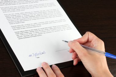 bir antlaşma close-up imzalama