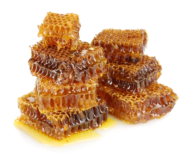 Сладкие соты с медом, изолированные на белом — стоковое фото