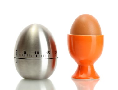 yumurta zamanlayıcı ve yumurta turuncu stand üzerinde beyaz izole
