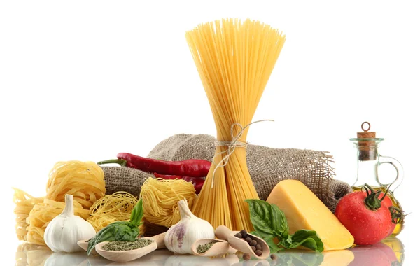 Pasta spaghetti, vegetables and spices, isolated on white — Stock Photo, Image