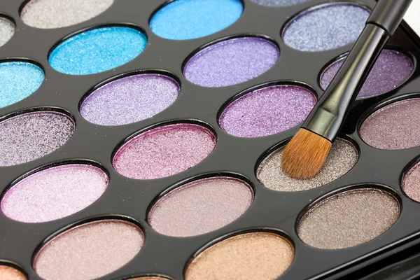 Shadow kit med borste för make-up — Stockfoto