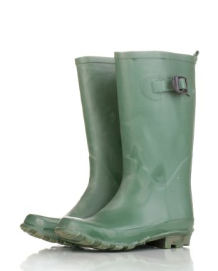 Yeşil gumboots üzerinde beyaz izole