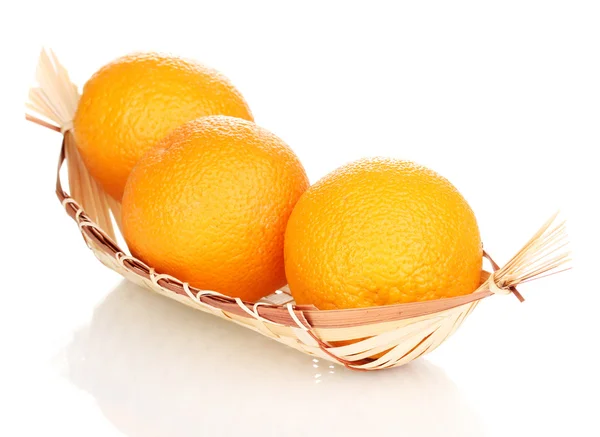 Naranjas en la cesta aisladas en blanco — Foto de Stock