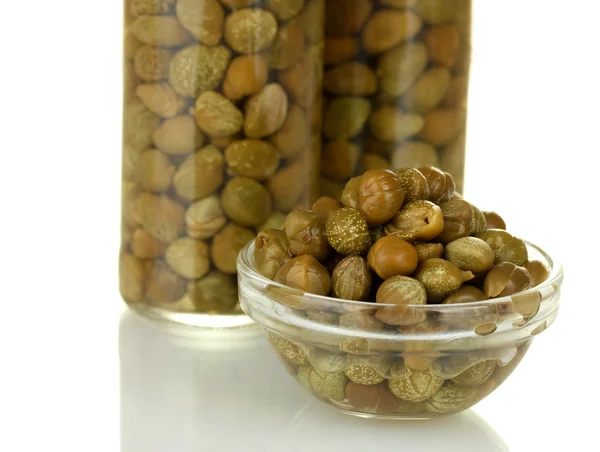 Green capers in glass bowl on white background close-up — Stock Photo, Image