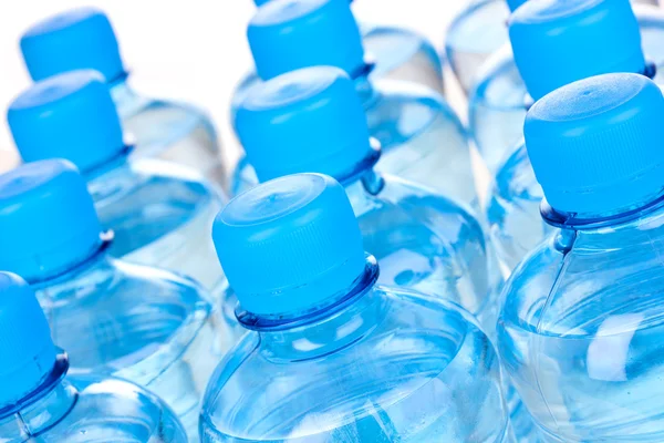 Plastové lahve vody detail — Stock fotografie