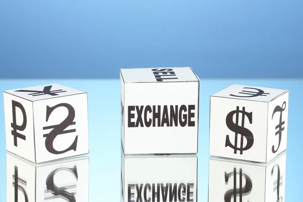 Forex. waluta w białych kościach na niebieskim tle — Zdjęcie stockowe