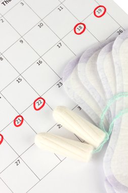 adet takvim ile hijyenik pedler ve tampon, yakın çekim