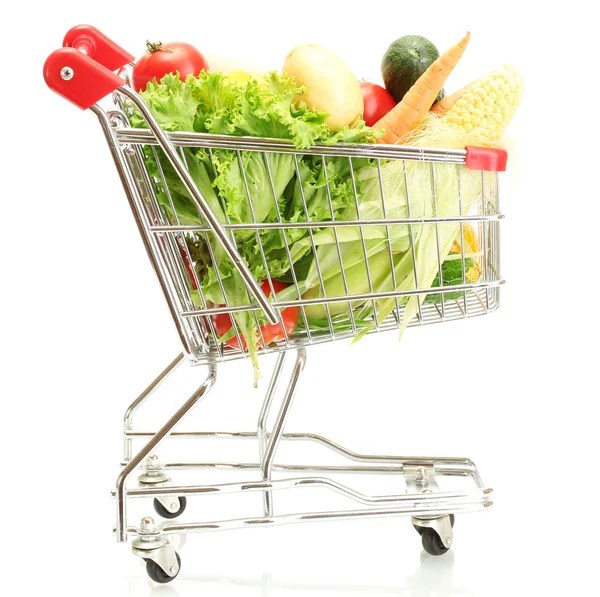 Légumes frais dans un chariot métallique isolé sur blanc — Photo