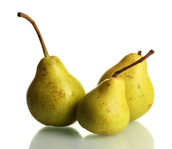 Peras sabrosas jugosas aisladas en blanco — Foto de Stock