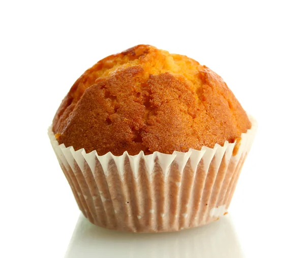 Leckerer Muffinkuchen, isoliert auf weiß — Stockfoto