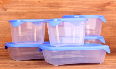 ahşap arka plan yemek plastik kaplar