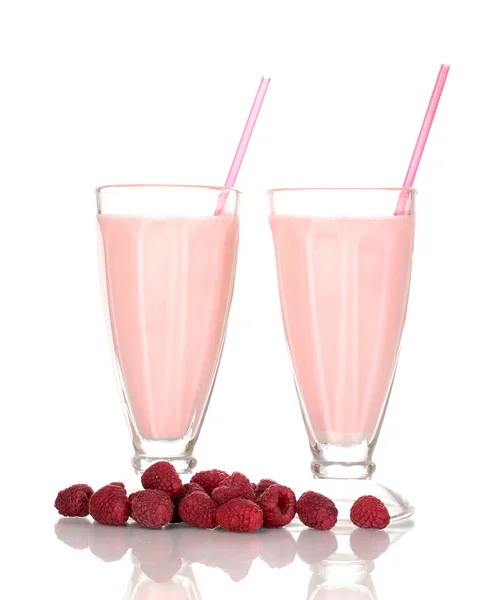 Raspberry milkshakes geïsoleerd op wit — Stockfoto