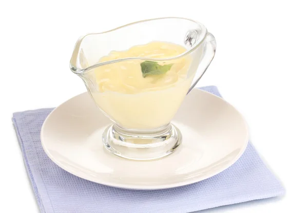 Mayonnaise in Schüssel auf Serviette isoliert auf Weiß — Stockfoto