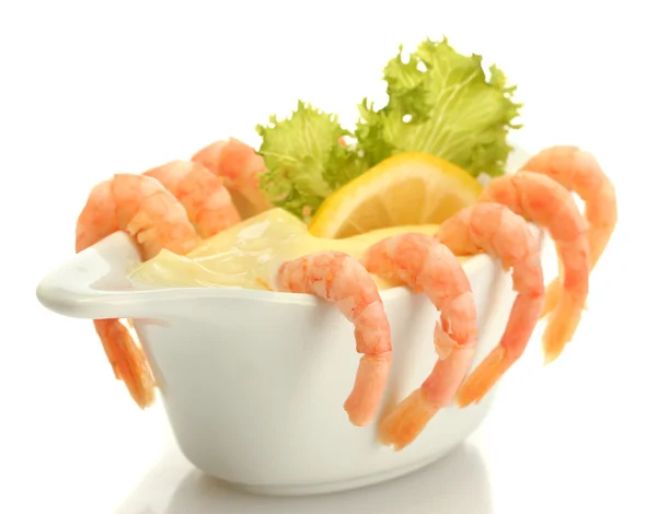 Boiled shrimp with sauce, lettuce leaf and lemon, isolated on white — Stock Photo, Image