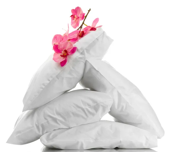 Almohadas y flores, aisladas en blanco — Foto de Stock