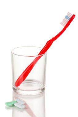 cam ve üzerinde beyaz izole sakız çiğneme diş fırçası