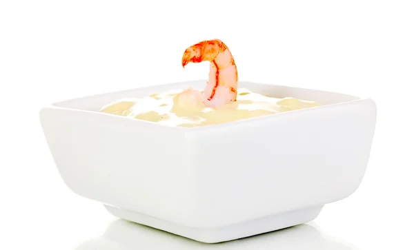 흰색 절연 소스와 함께 맛 있는 절인된 새우 — 스톡 사진